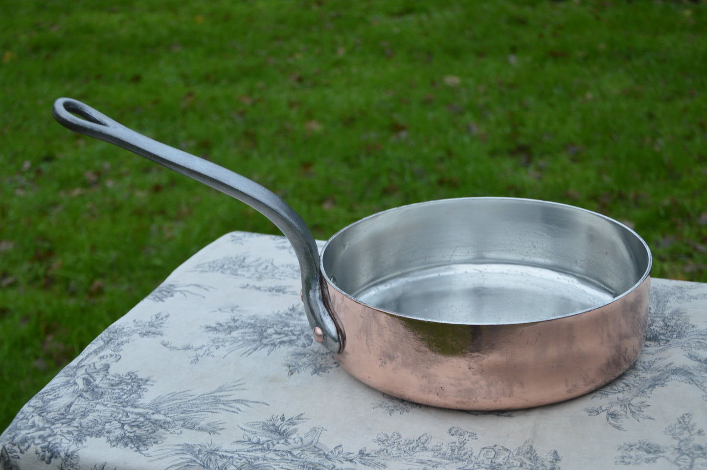 Gaillard Paris Saute 24cm 9 1/2 " Sauté French Vintage 2.5mm Copper Big Sauté New Hand Wiped Tin Hammered Heavy Quality Well Used Condition