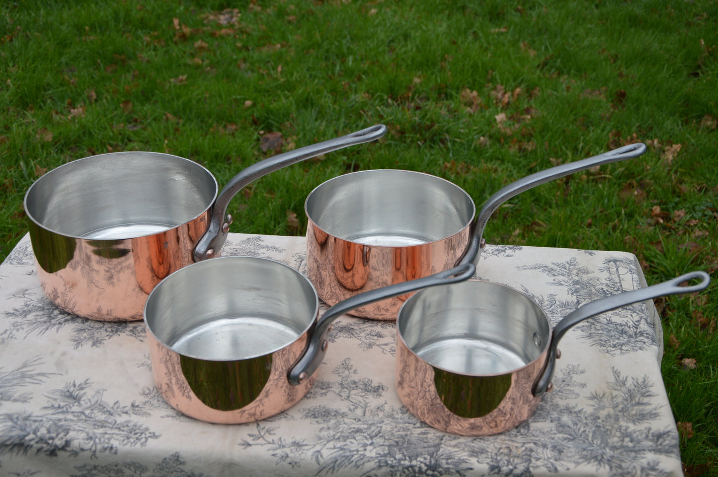 Copper Pans Matfer Four 2.1mm-2.15mm New Artisan Tin Vintage French Professional Stamped Chefs Toque Graduated Pans Four Cast Iron Handles