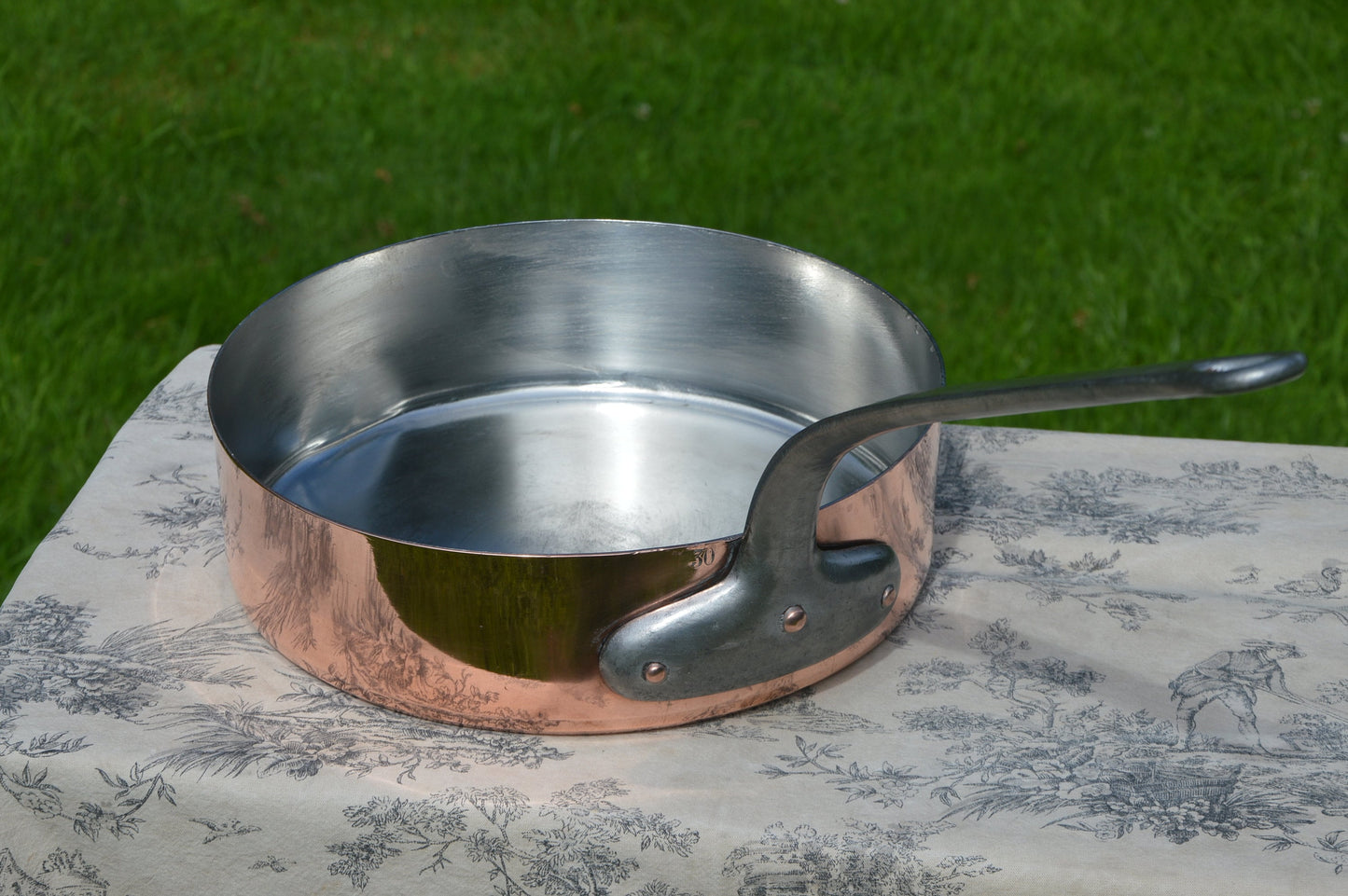 Antique Copper Pan Sauté French Copper Professional Saute Pan 1.7mm Rim 2mm Base New Tin 30cm 11 3/4 inch Classic Beautiful Saute Pan