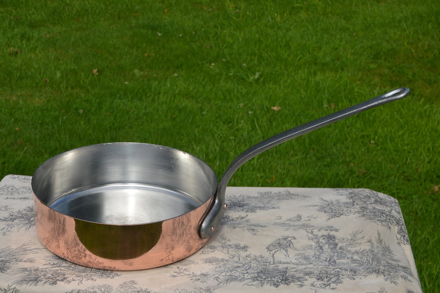 Antique Copper Pan Sauté French Copper Professional Saute Pan 1.7mm Rim 2mm Base New Tin 30cm 11 3/4 inch Classic Beautiful Saute Pan