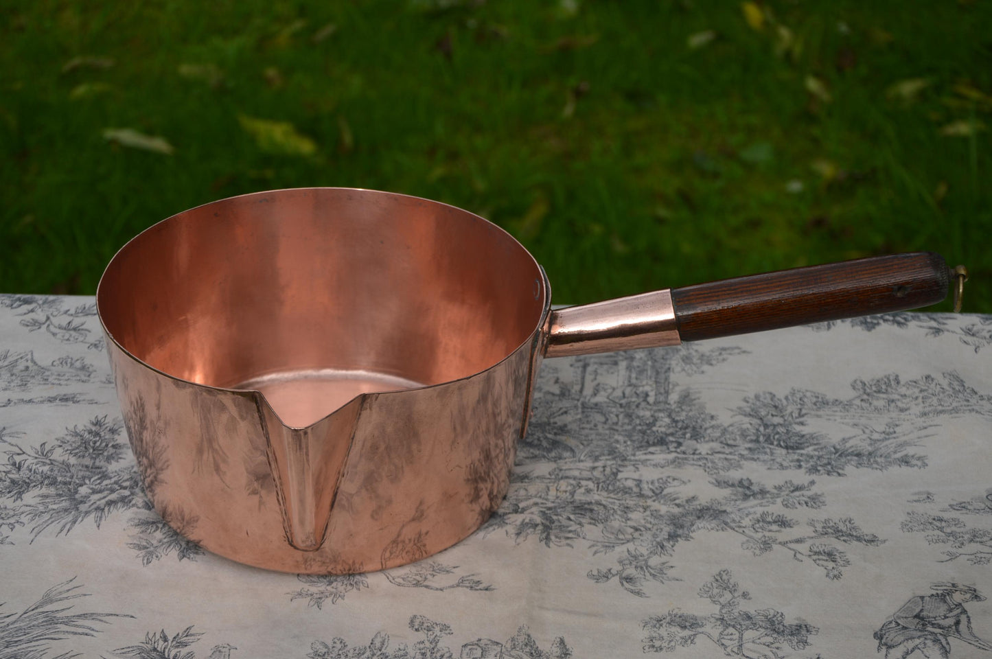 Antique Copper Sugar Pan 1.1mm 22cm Hand Raised Hammered Traditional Spout Fabulous Patina Caramel Pan Patissier Pan Wooden Handle