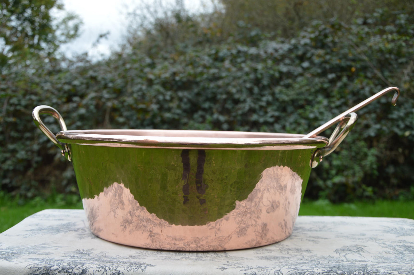 Vintage Copper Hammered Professional Jam Jelly Pan 41cm Rolled Top 4.62k 10lbs 3oz Cast Iron Handles and Copper Ecumoire Normandy Kitchen