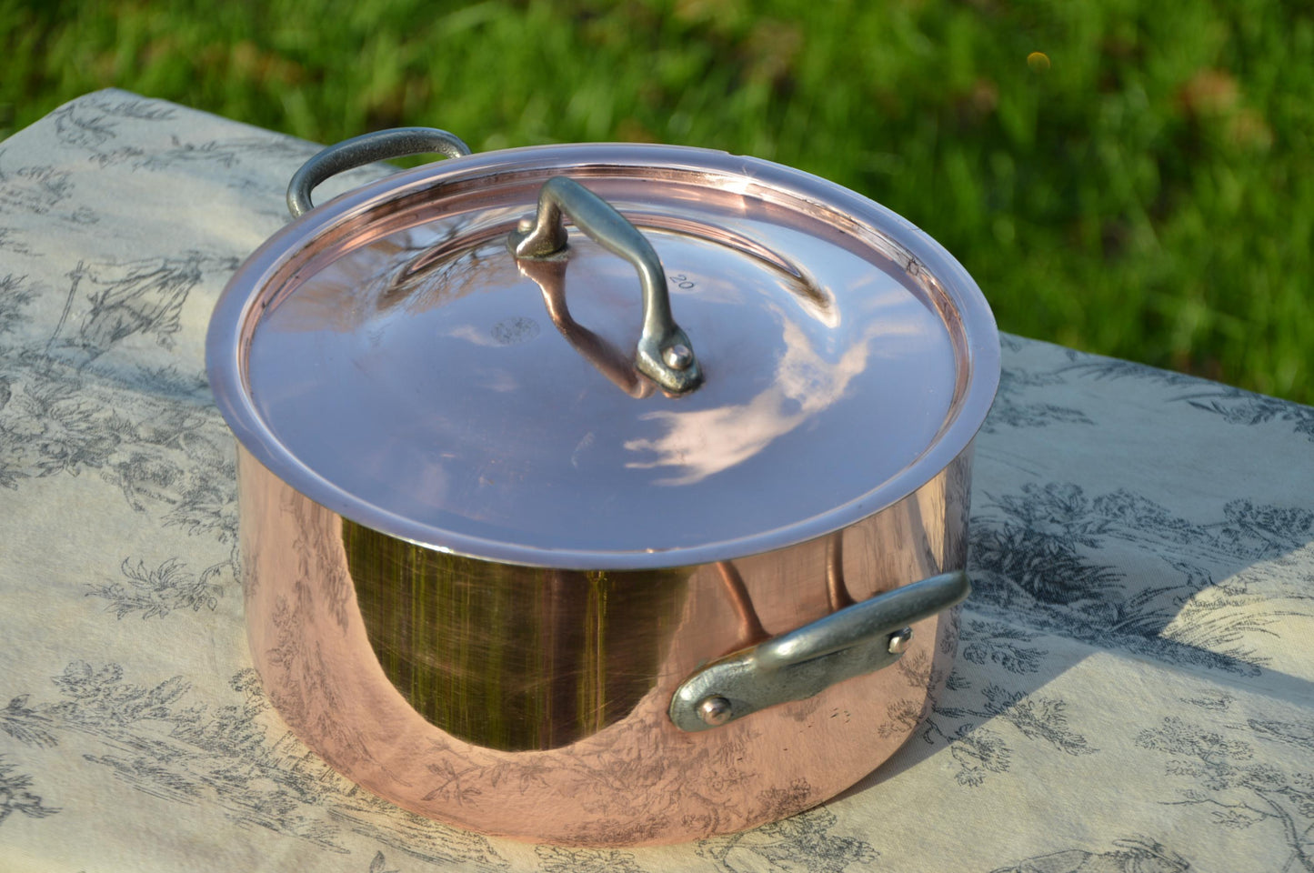 Lecellier Copper Casserole Faitout Oval Pot French Copper Dutch Oven Lid 1.5mm 20cm 8" Good Condition New Hand Wiped Artisan Tin